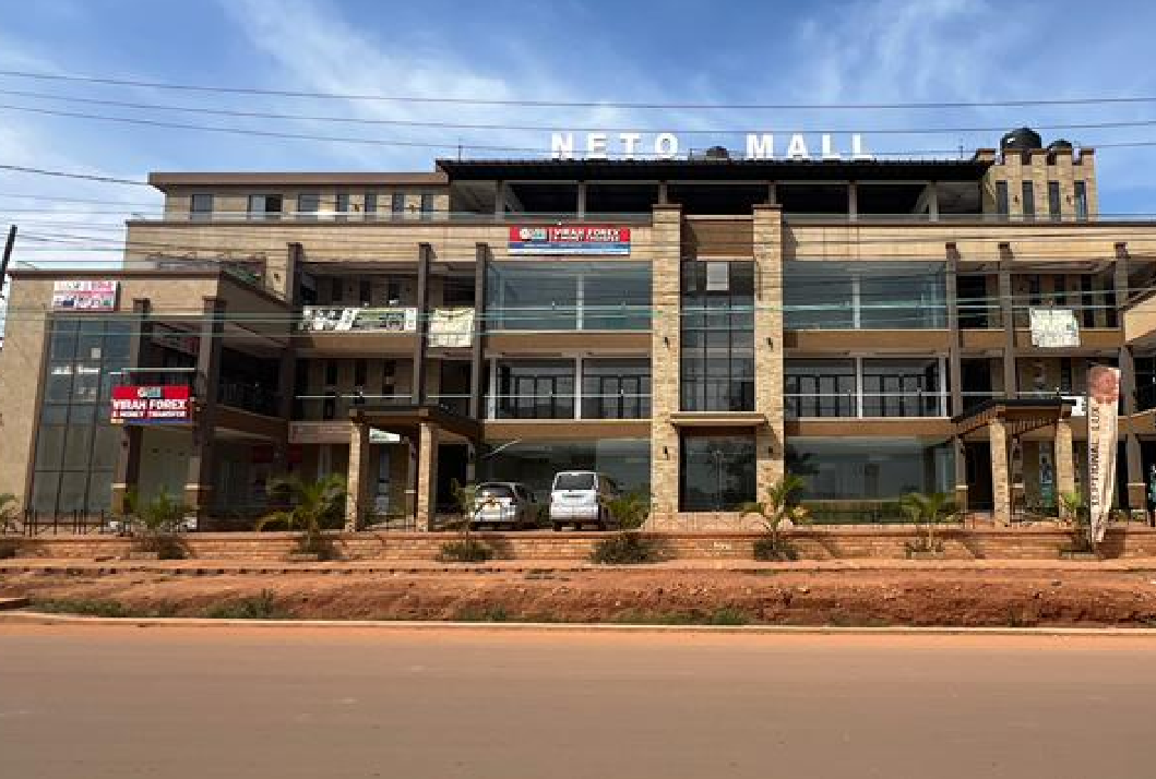 Neto Mall exterior and surroundings